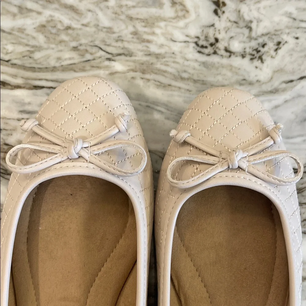 Seychelles Women's Quilted Cream Flats